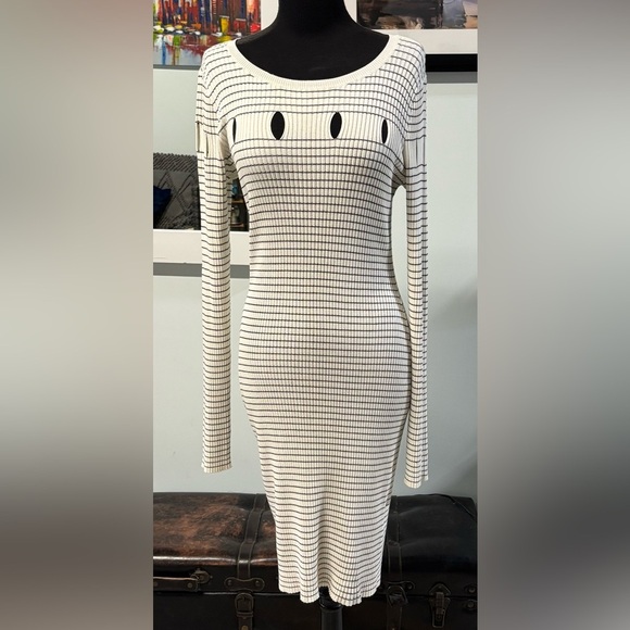 ❤️Guess Black and White Keyhole Long Sleeve Dress:  Large - Picture 1 of 6